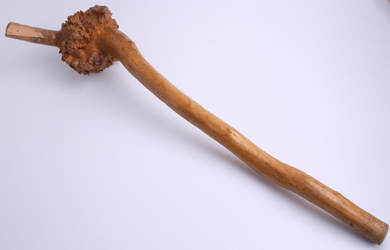 VRILKÄPP, trä, kallad "Älgkäppen" - älgfigurer.