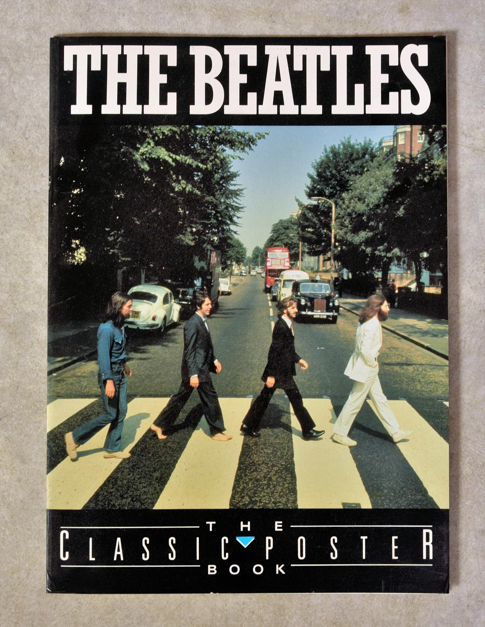 BEATLES, klassinen julistekirja.