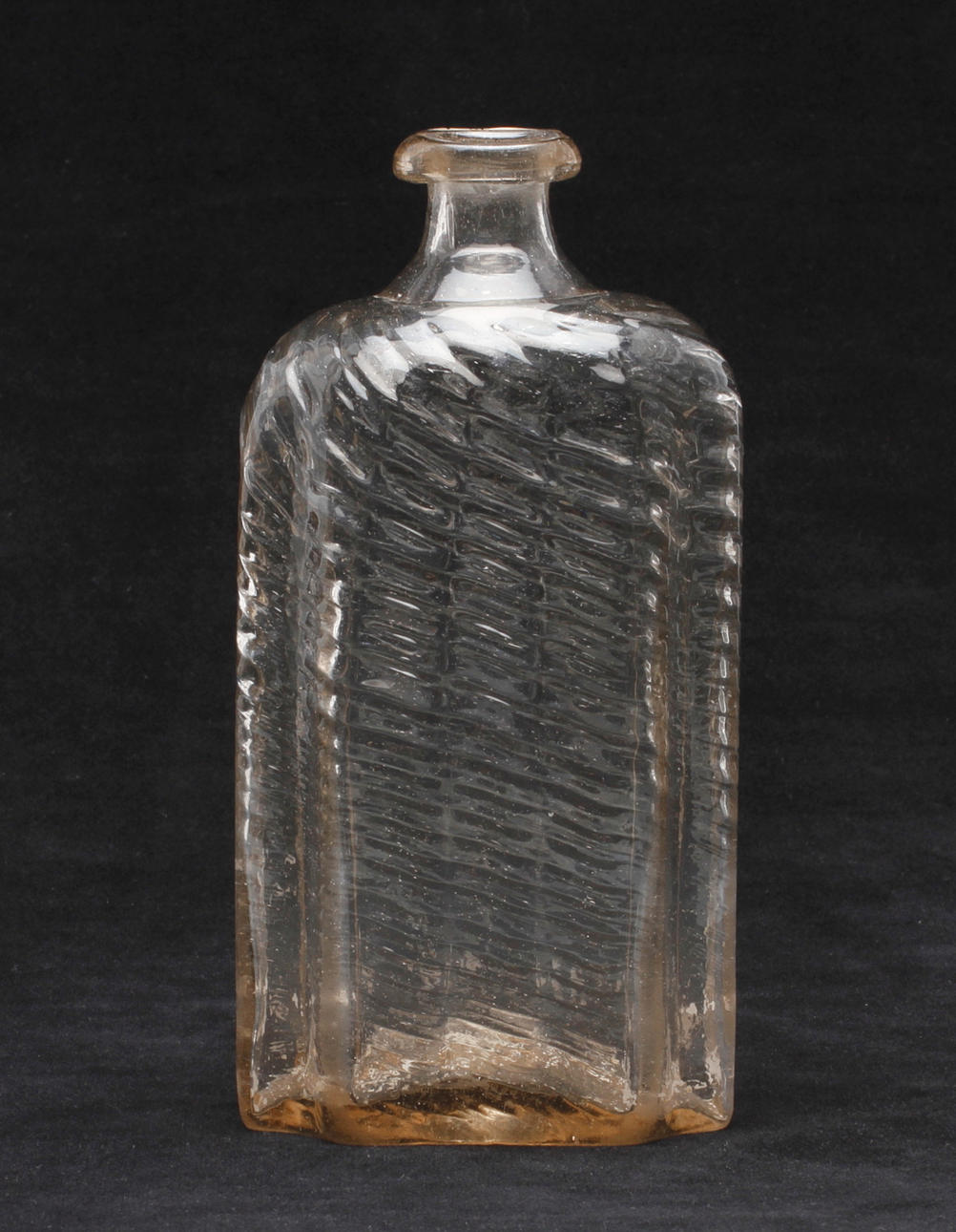 BRÄNNVINSFLASKA, glas, Henrikstorps glasbruk, 1700-tal.