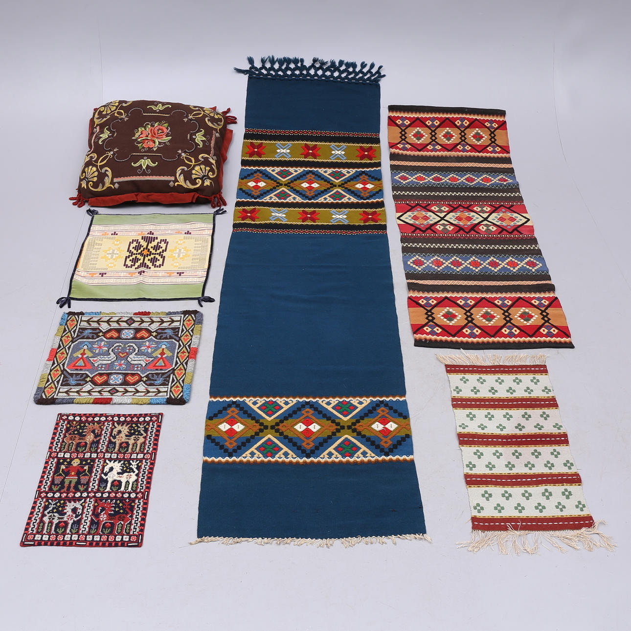 TEXTILIEN, Jugendstil und gewöhnliche Muster.