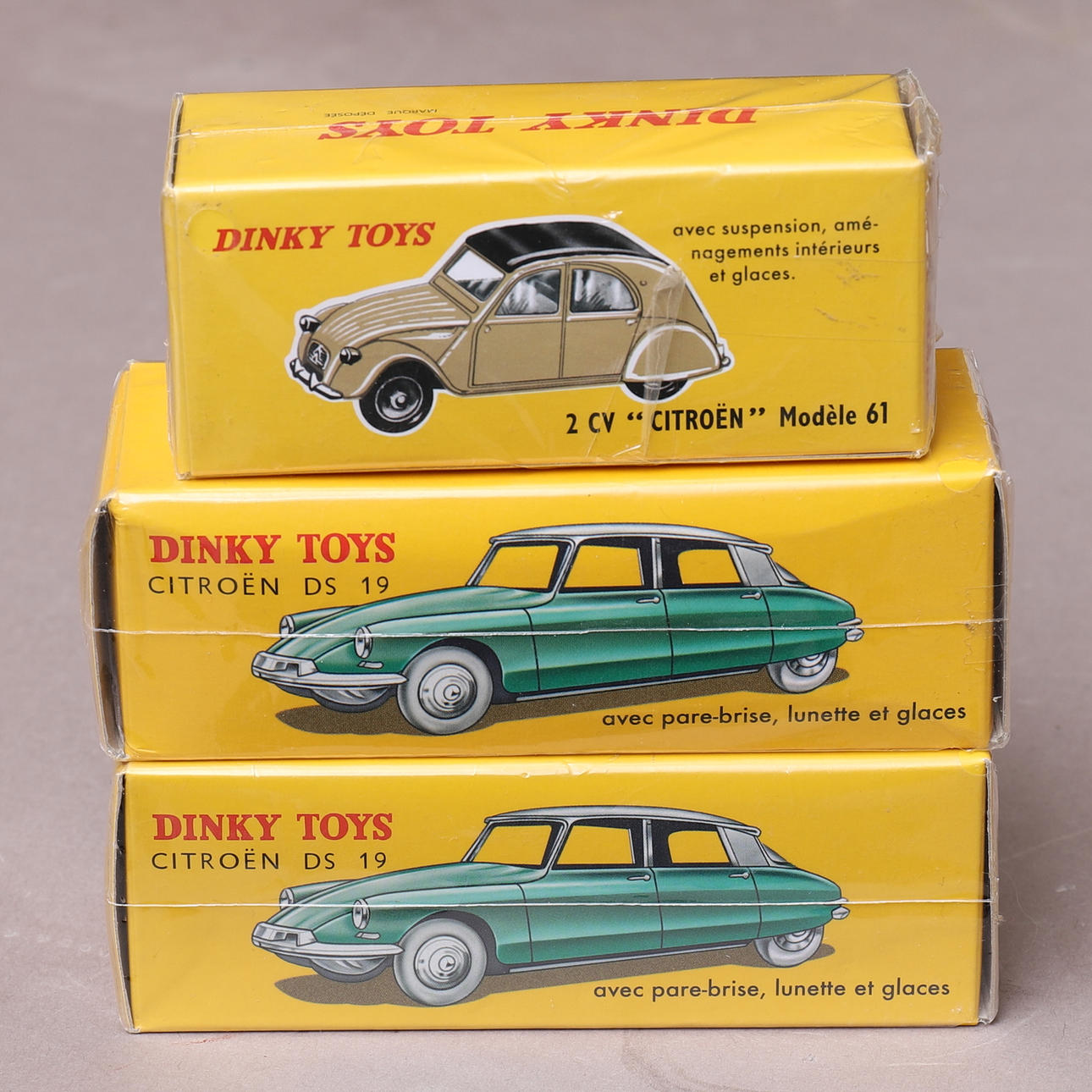 DINKY TOYS ATLAS COFFRET 75 ème ANNIVERSAIRE 1934 - 2009 CITROEN H & PEUGEOT D3A
