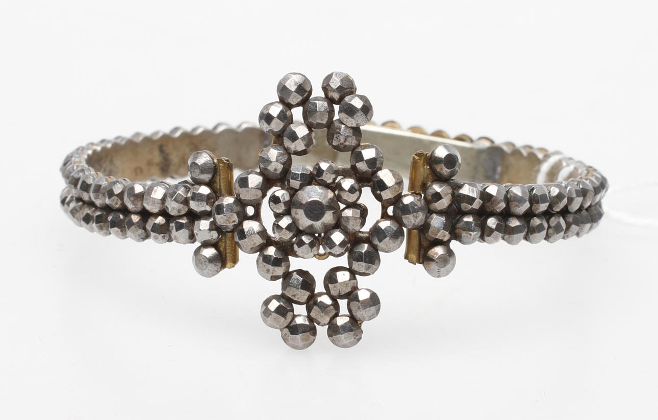 ARMBAND, stålarbete, 1800-tal.