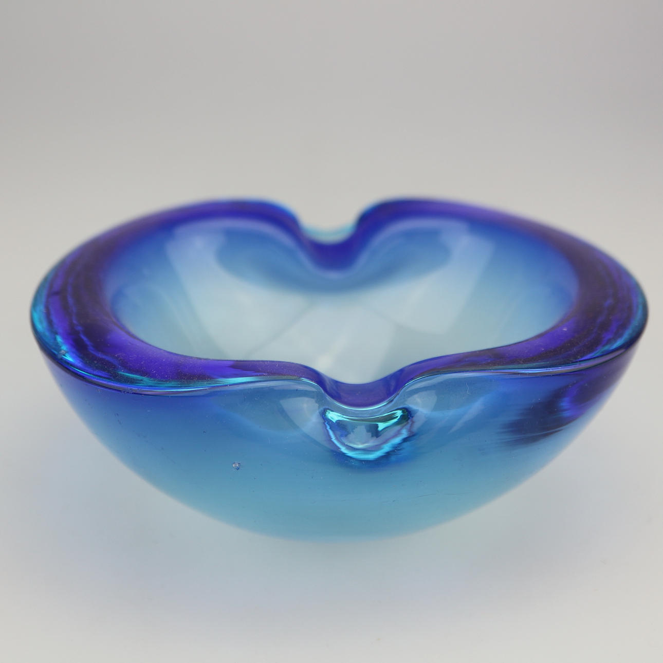 MURANO GLAS ASCHENBECHER.