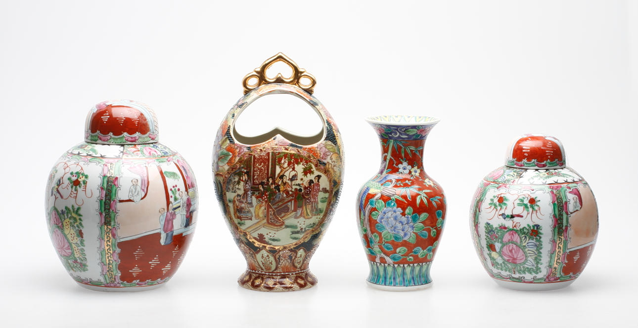 OSTINDISKA FÖREMÅL, 4 delar, 1900-tal.