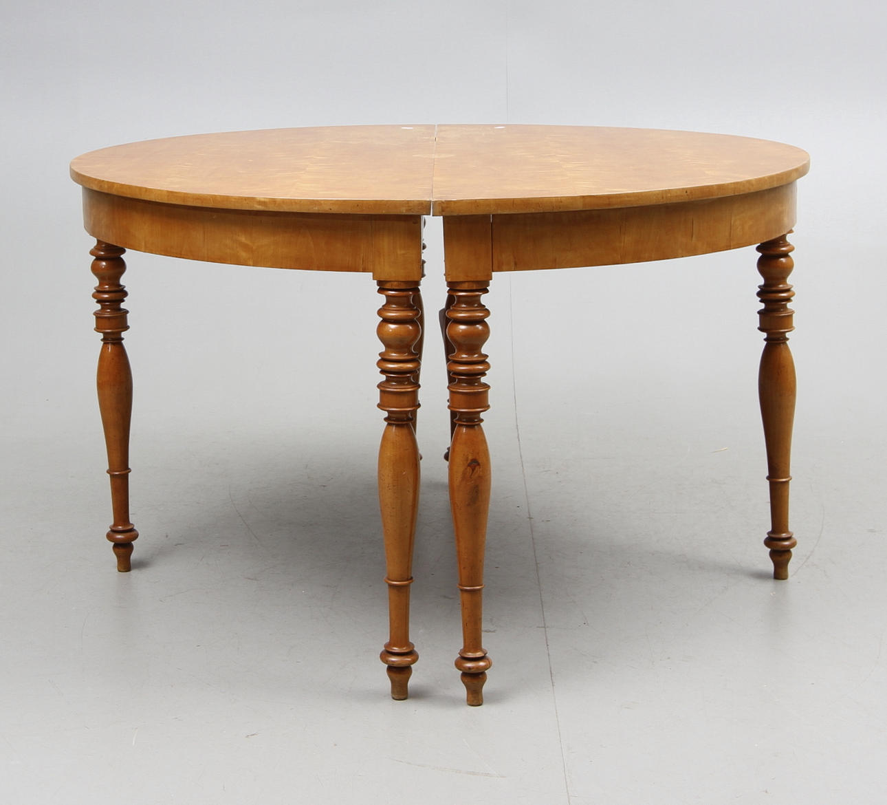 HALVMÅNEBORD, ett par, 1800-tal.