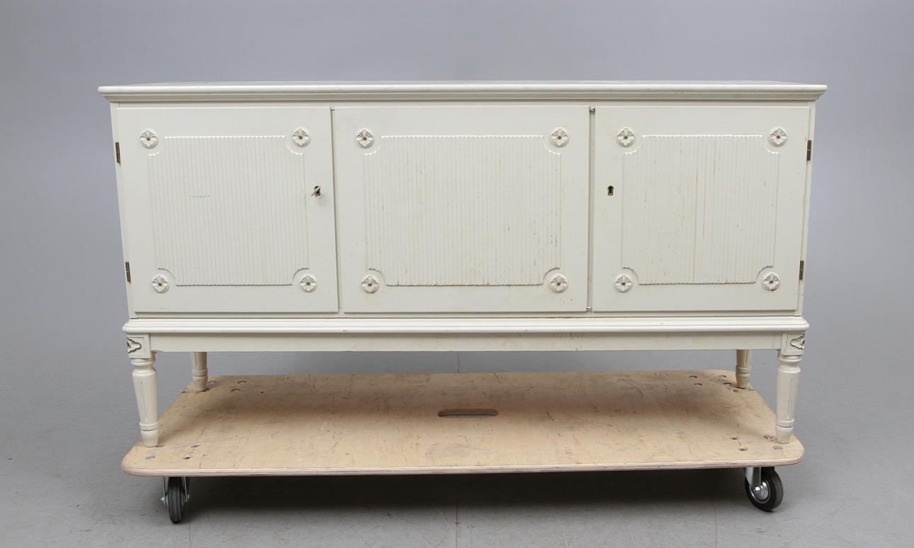 SIDEBOARD, Gustaviansk stil, 1900 tal.
