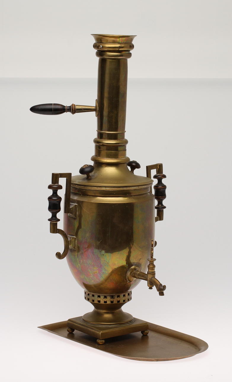 SAMOVAR, med bricka, mässing, 1871900-tal.