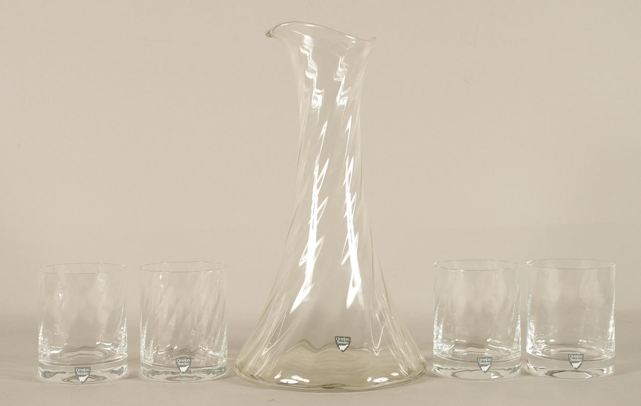 KARAFF SAMT 4 WHISKYGLAS, "Helena", design Gunnar Cyren för Orrefors.