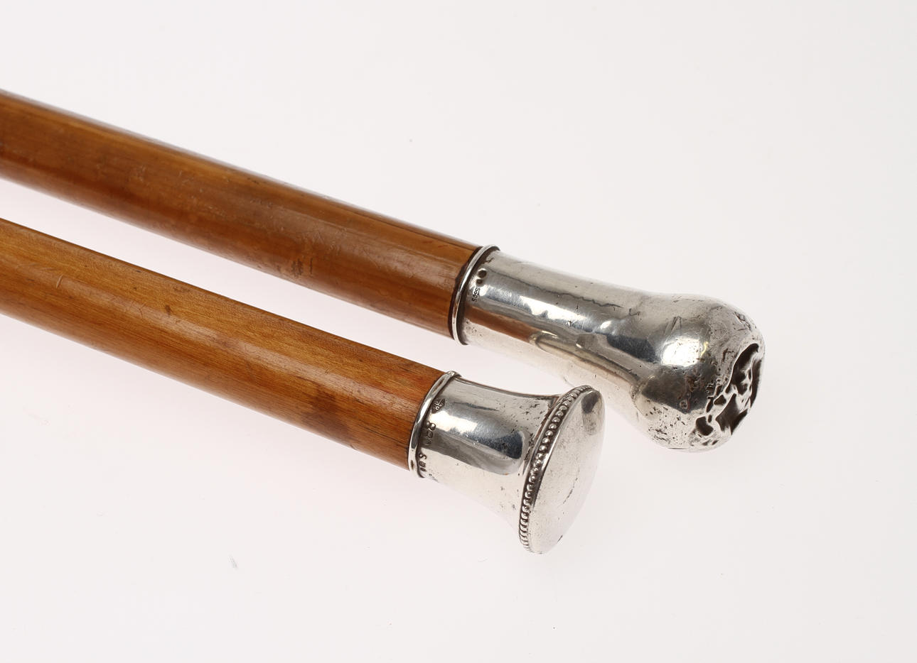 KÄPPAR, 2 st, med silverknoppar.