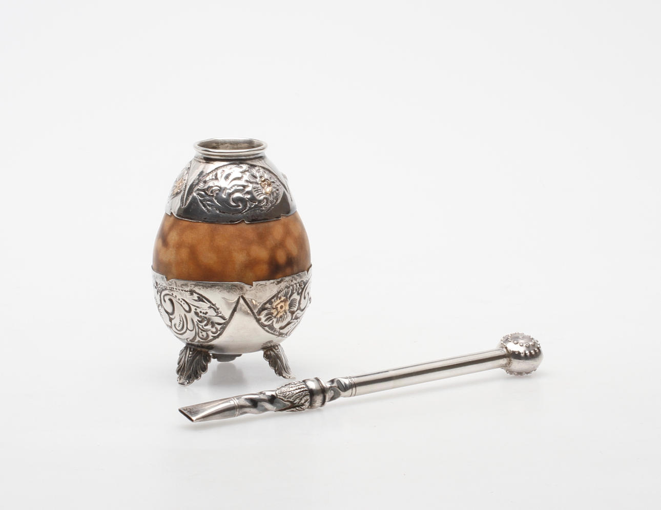 KALEBASS med BOMBILLA, silver och cameras.