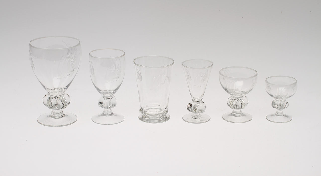 GLASSERVISDELAR, 60 delar, "Uarda", Johansfors Glasbruk.
