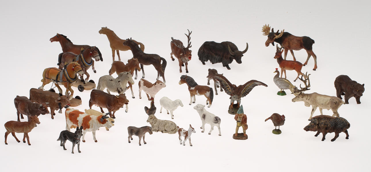 ELASTOLIN LINEOL M M, Nordiska djur, 33 st samt TOMTE.