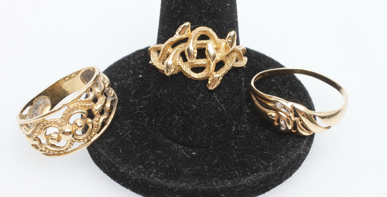 RINGAR, 3 st, 18k guld, vikt ca 10 gr.