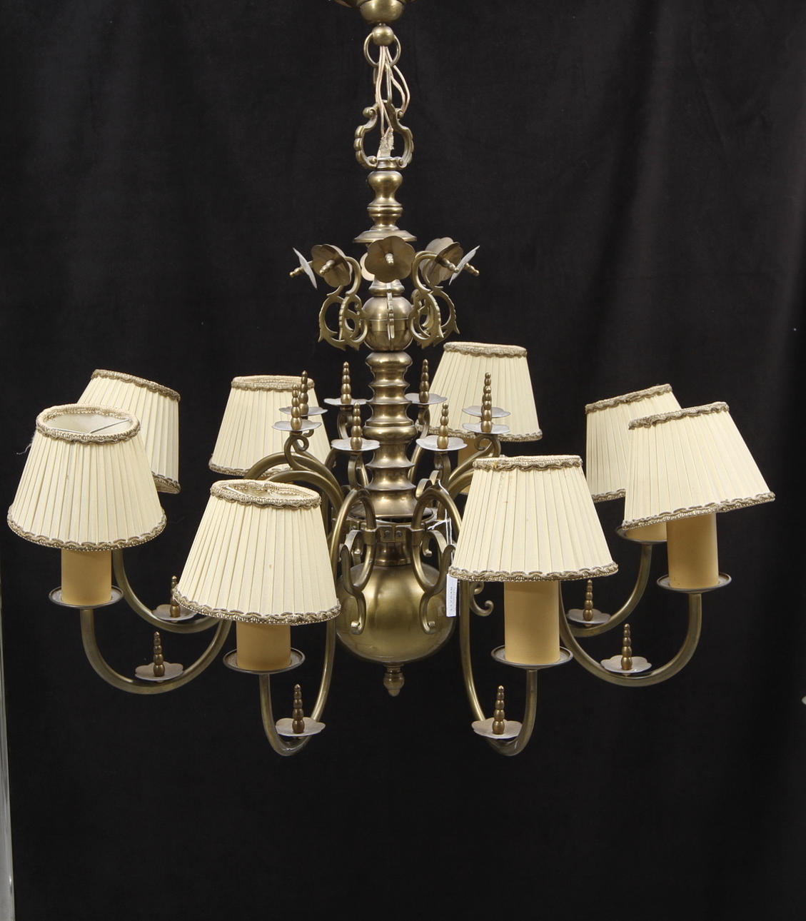 MALMKRONA, barockstil, 1900-tal. Total höjd 74 cm.