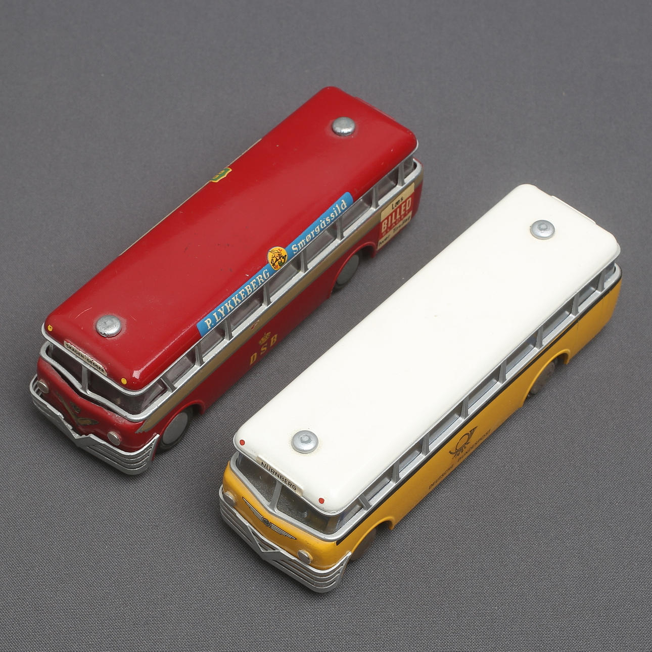 TEKNO, 2 pcs, Volvo buses with logos, no. 850, Denmark. With