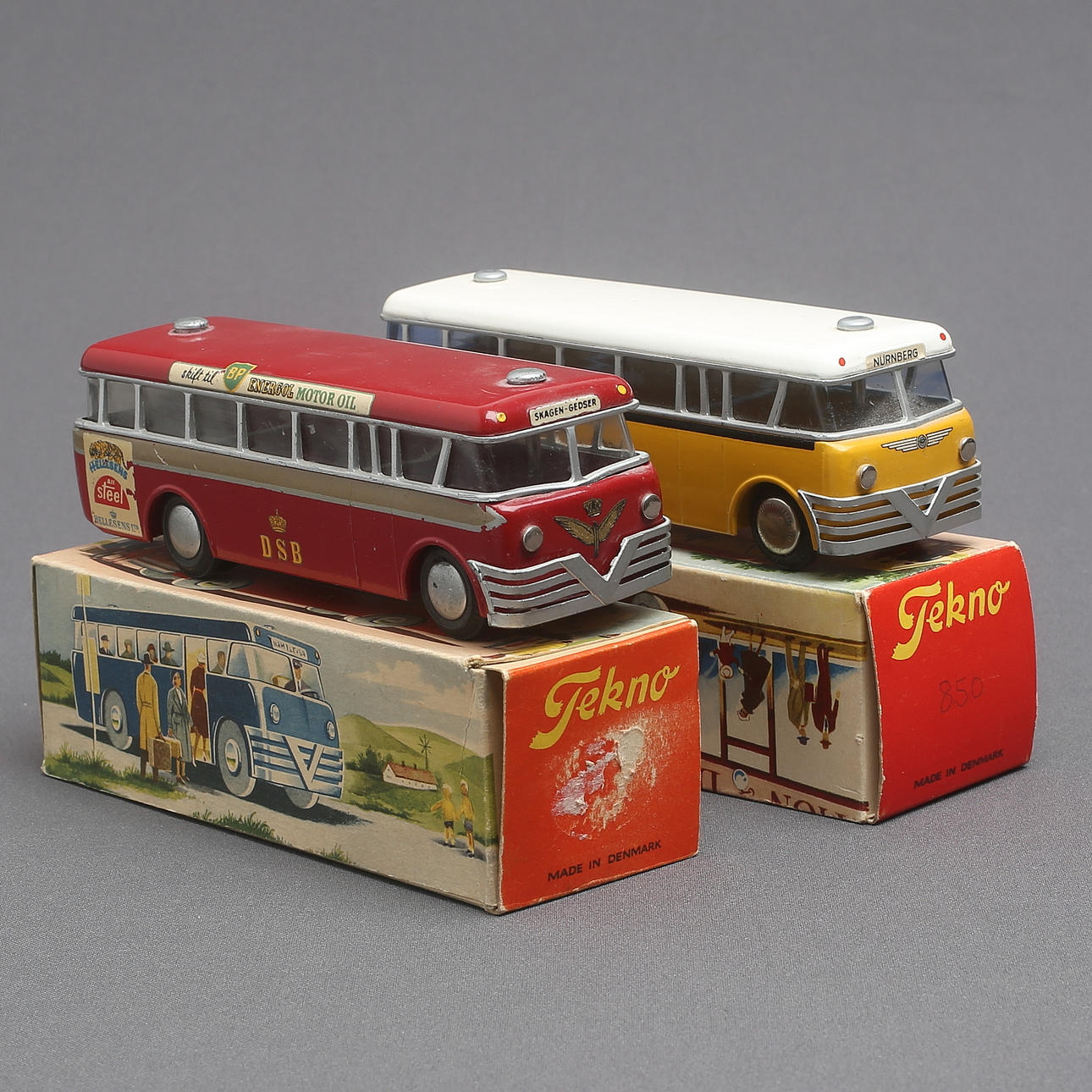 TEKNO, 2 pcs, Volvo buses with logos, no. 850, Denmark. With