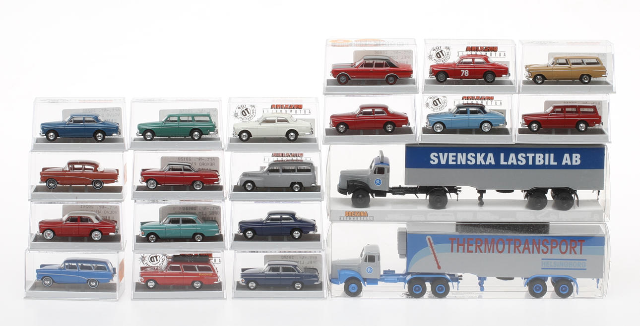MODELLBILAR BREKINA 20 stycken passande svensk modelljärnväg. Originalkartong (A).