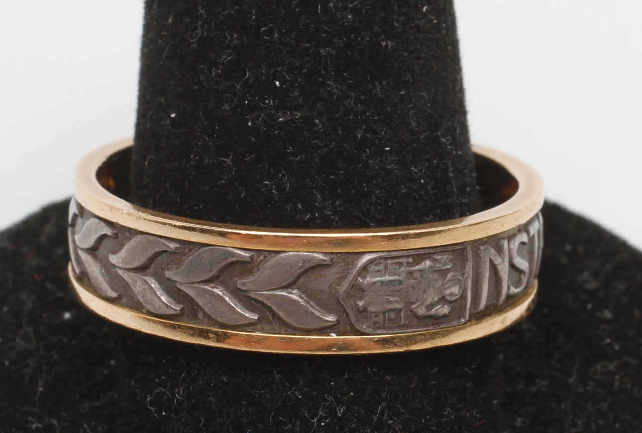 INGENJÖRSRING, 18k guld, vikt ca 6,5 gr.