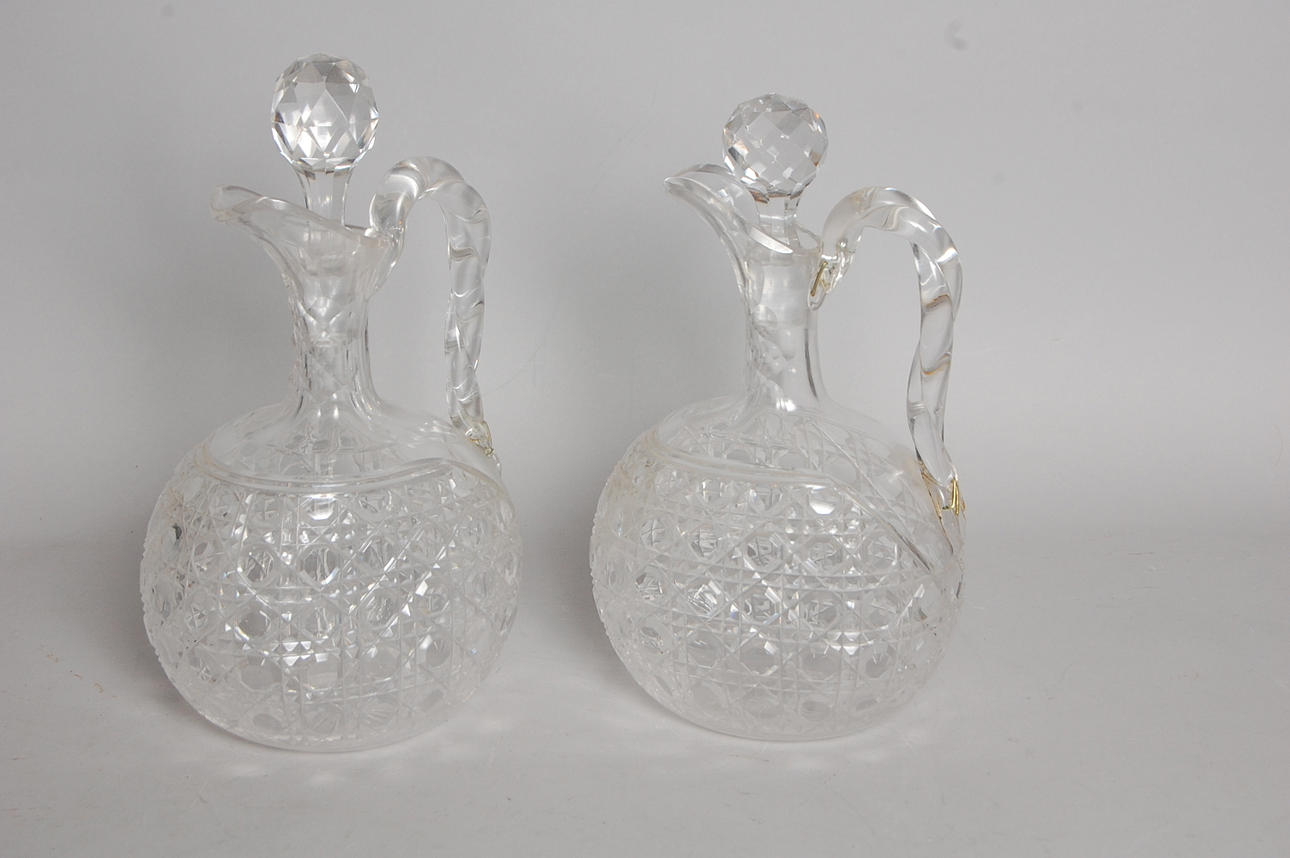 VINKARAFFER, 1 par, kristall, 1800-tal.