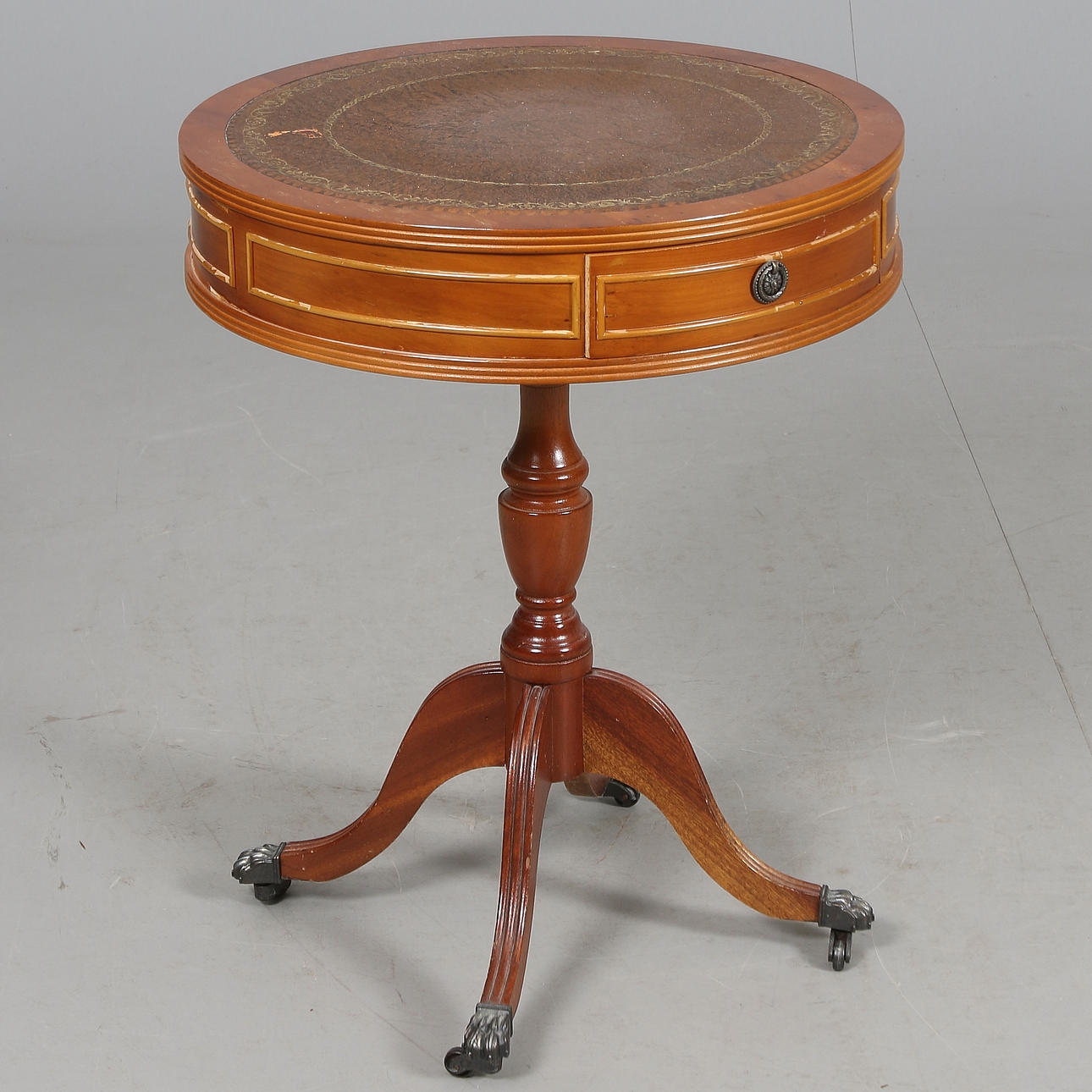 PELARBORD, engelsk stil, 1900-tal.