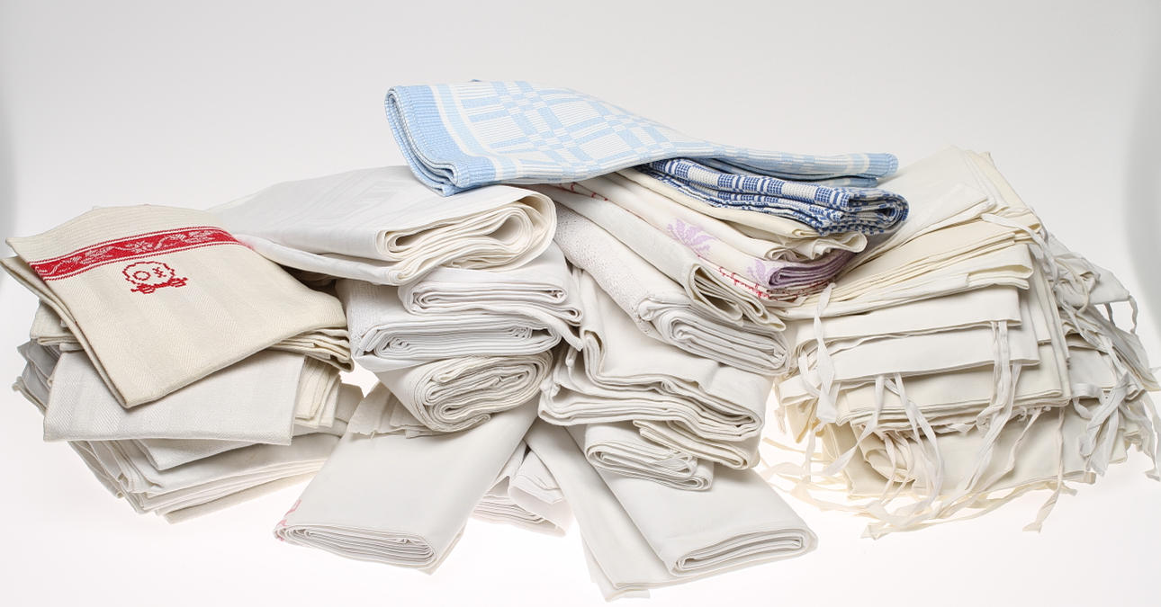 PARTI TEXTIL, mestadels linne.