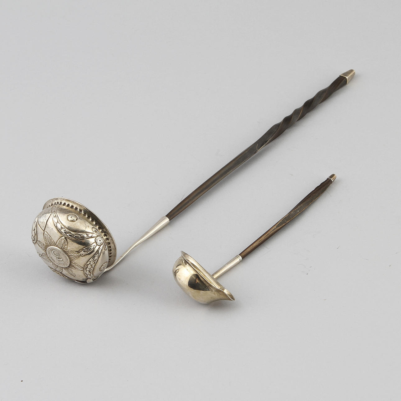 SLEVAR, 2 st, silver, troligen 1800-tal. Ca 60 gram.