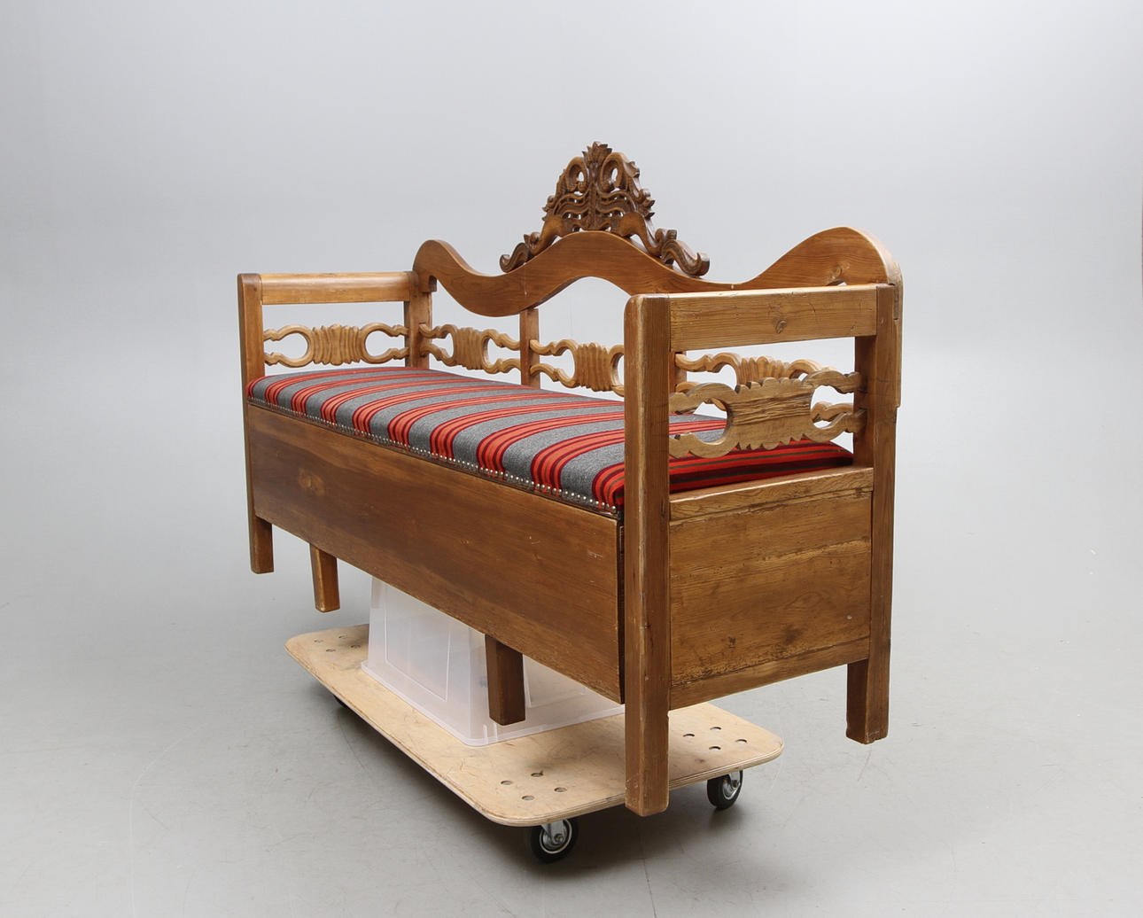 UTRDAGSSOFFA, 1800-tal.