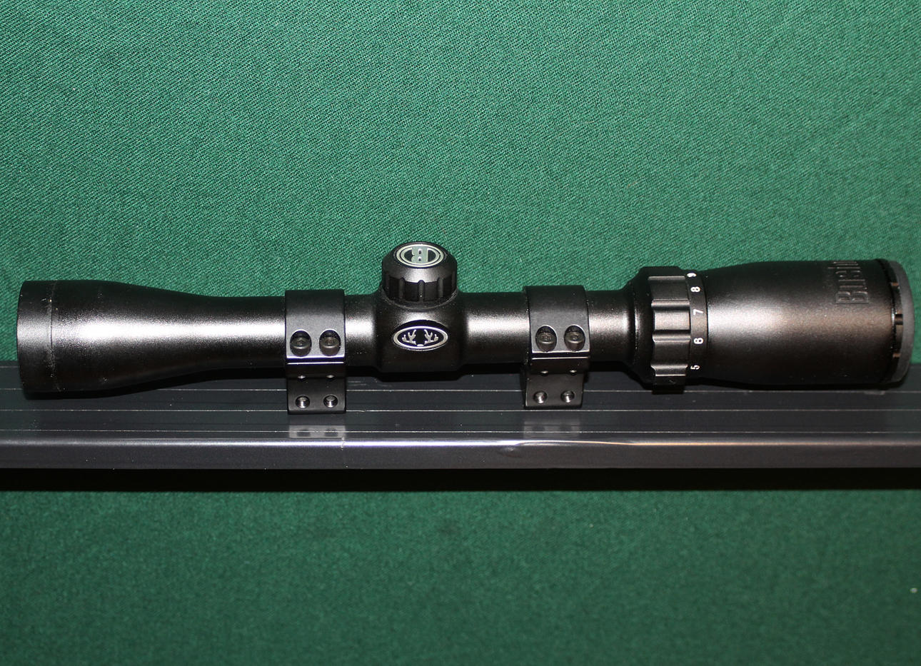 BUSHNELL. Trophy 3-9x40.