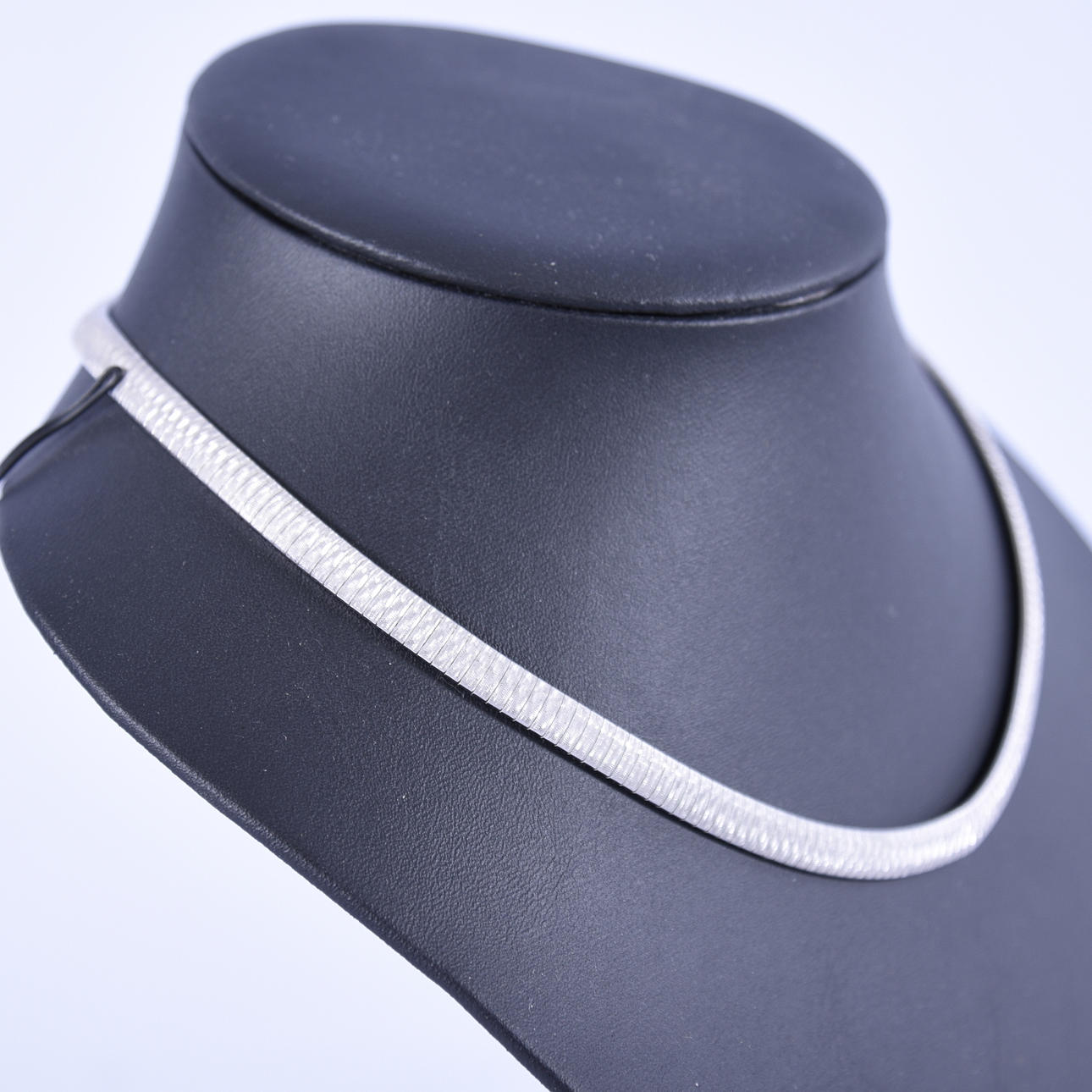 HALSCOLLIER, silver.