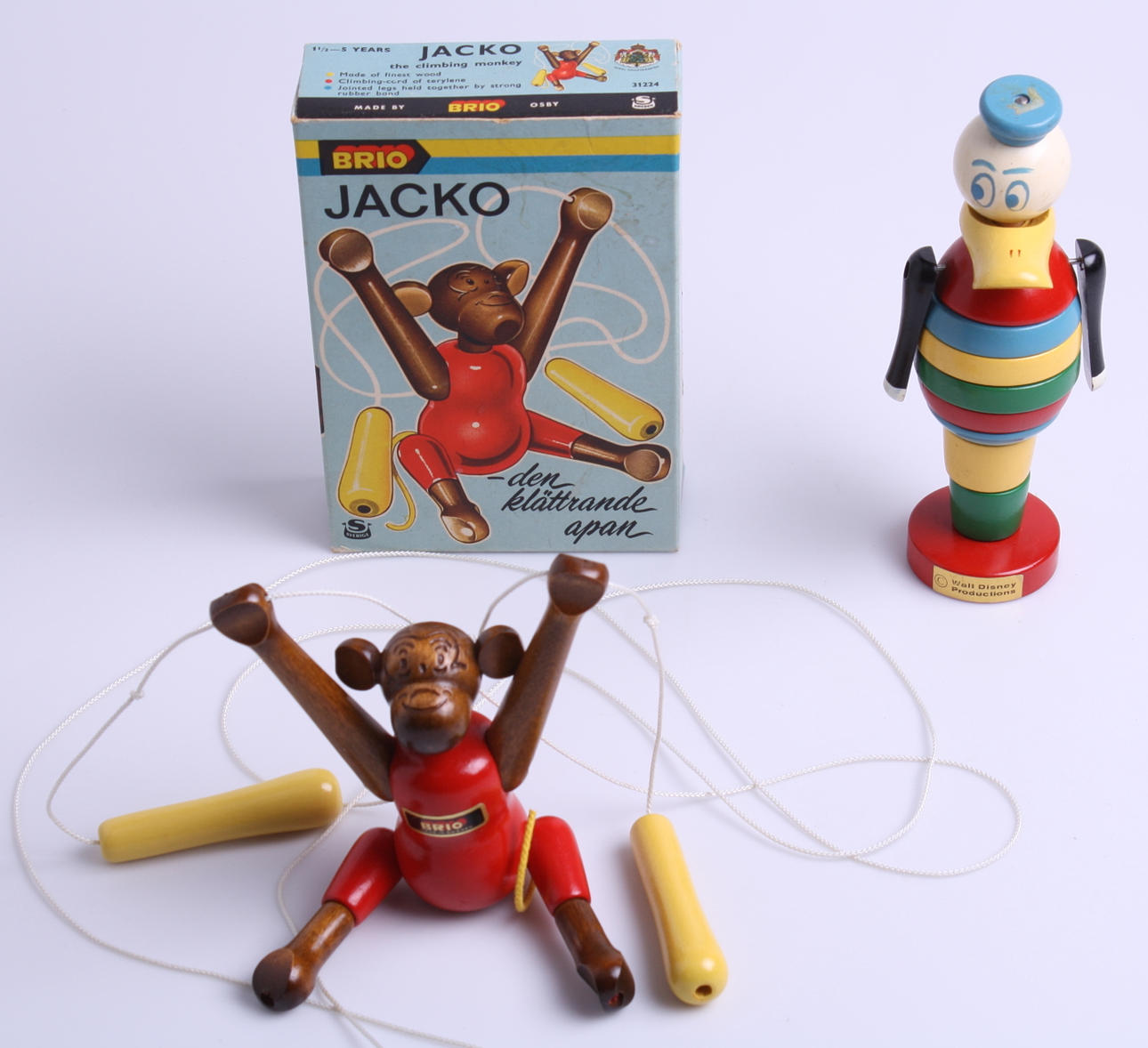 TRÄLEKSAKER, 2 st, BRIO, 1960-tal, JACKO + Kalle Anka.