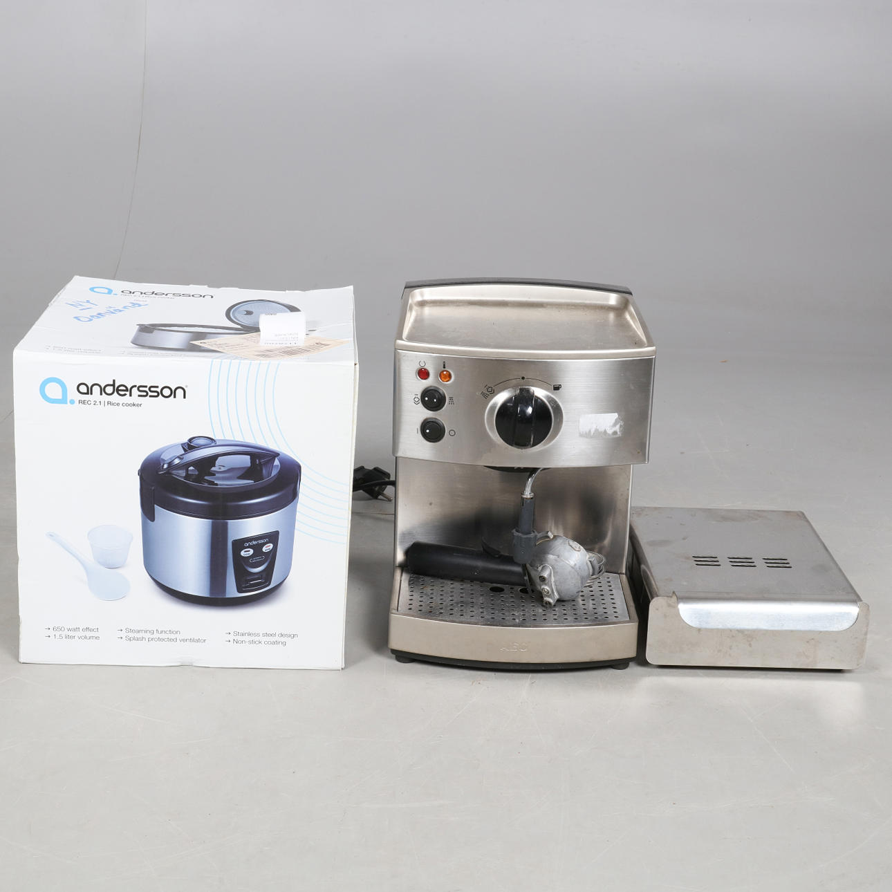 ESPRESSOKONEET JA RIISIPEDIN.