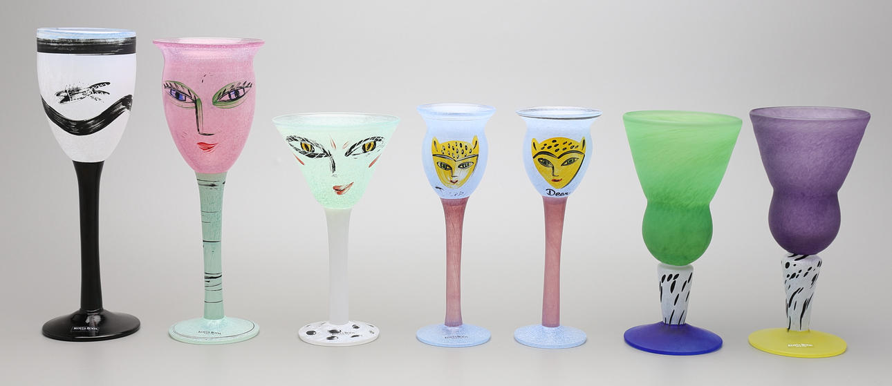 KONSTGLAS (7), Kosta Boda, Ulrica Hydman Vallien, Gunnel Sahlin.