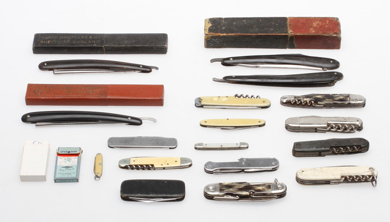 KNIVAR samt RAKKNIVAR, 17 delar.