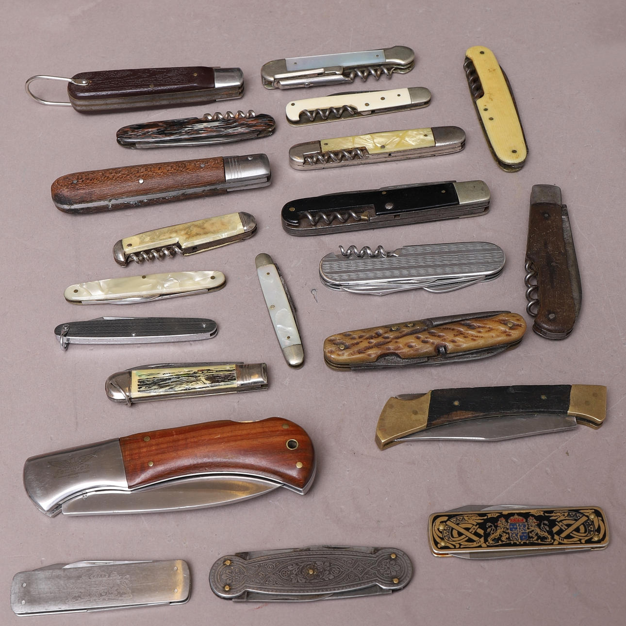 TRAP/POCKET KNIVES, 21 pcs, including Fenwick.
