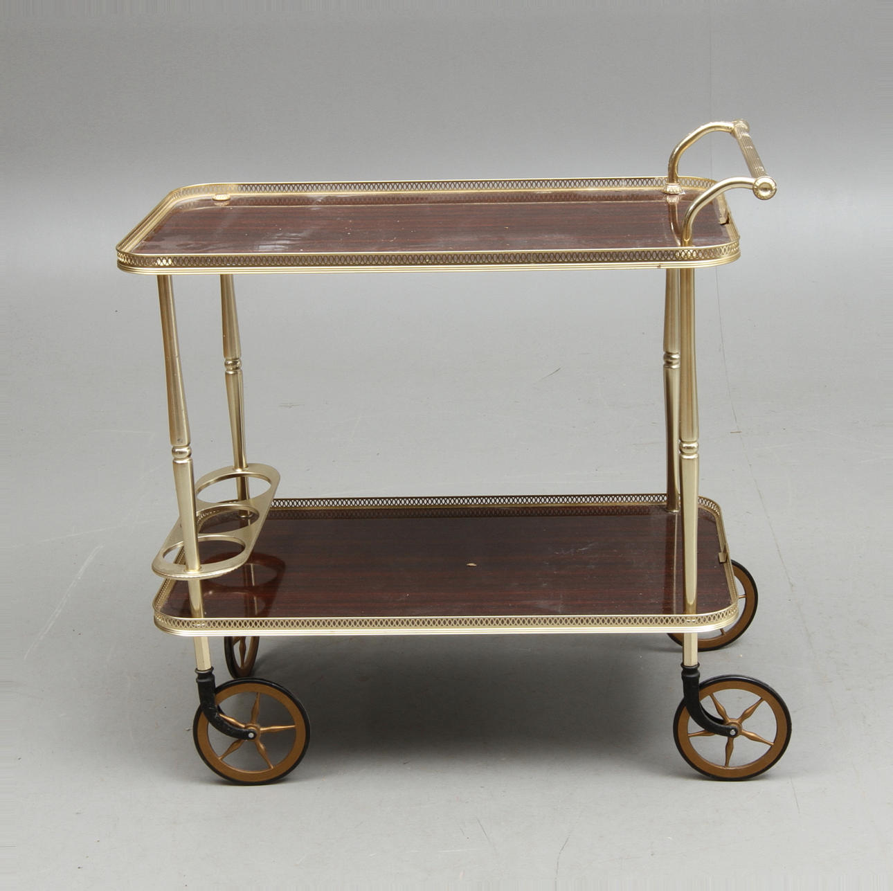 SERVERINGSVAGN, 1900-talets andra hälft.