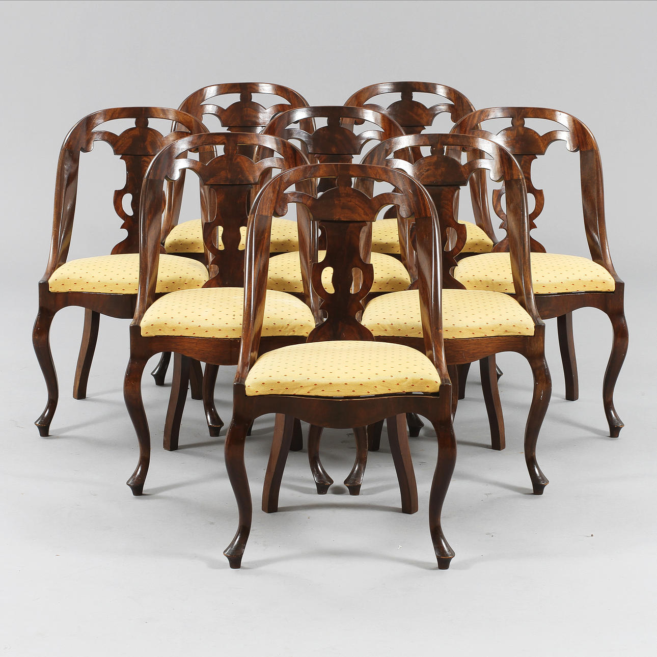 MATGRUPP, 9 delar, bord och 8 stolar.