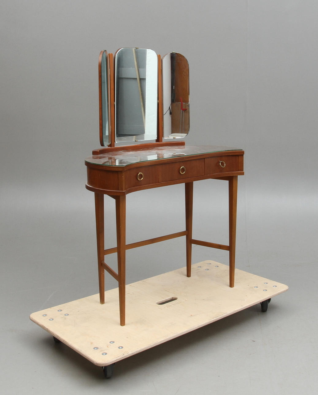 TOILETTEBORD, Fröseke Nybrofabriken, 1900-tal.