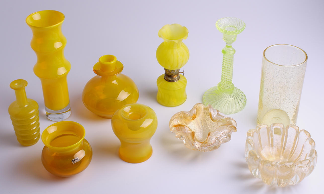 GLASFÖREMÅL, 10 st, gula.