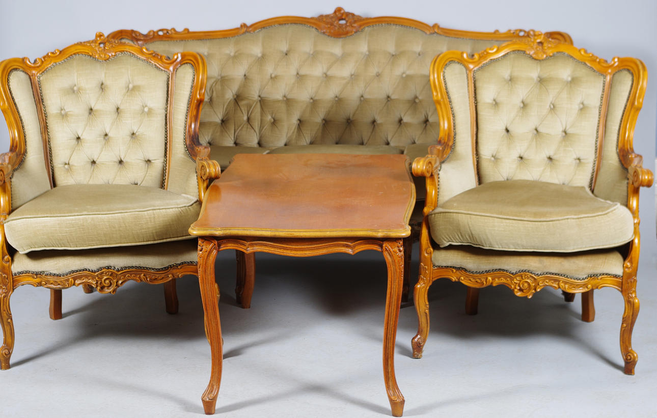 SALONGSGRUPP, mahogny med grön plyschklädsel.