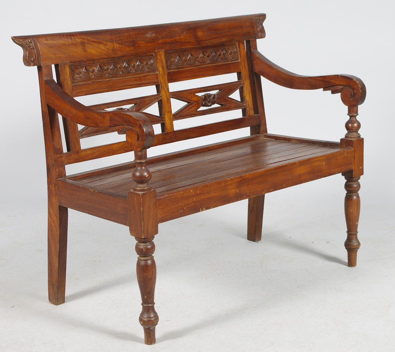 BARNSOFFA, bonat trä.