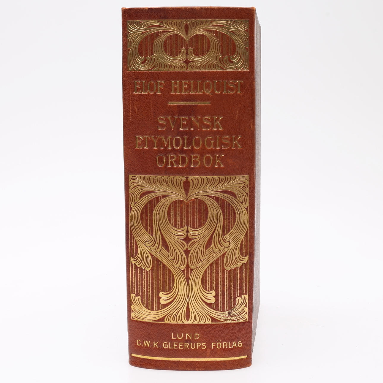 KAUNIS ESIMERKKI ENSIMMÄISEN PAINOS ETYMOLOGISESTA SANAKIRJASTA.