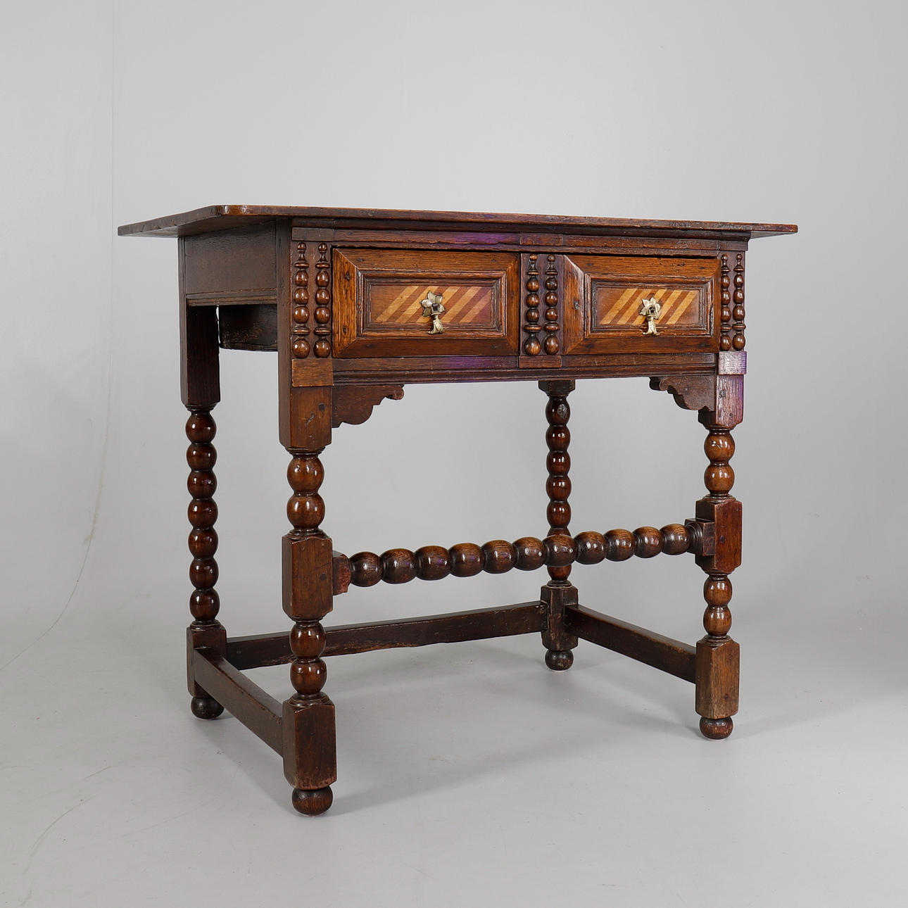 17TH CENTURY AND LATER OAK BOBBIN TURNED SIDE TABLE.