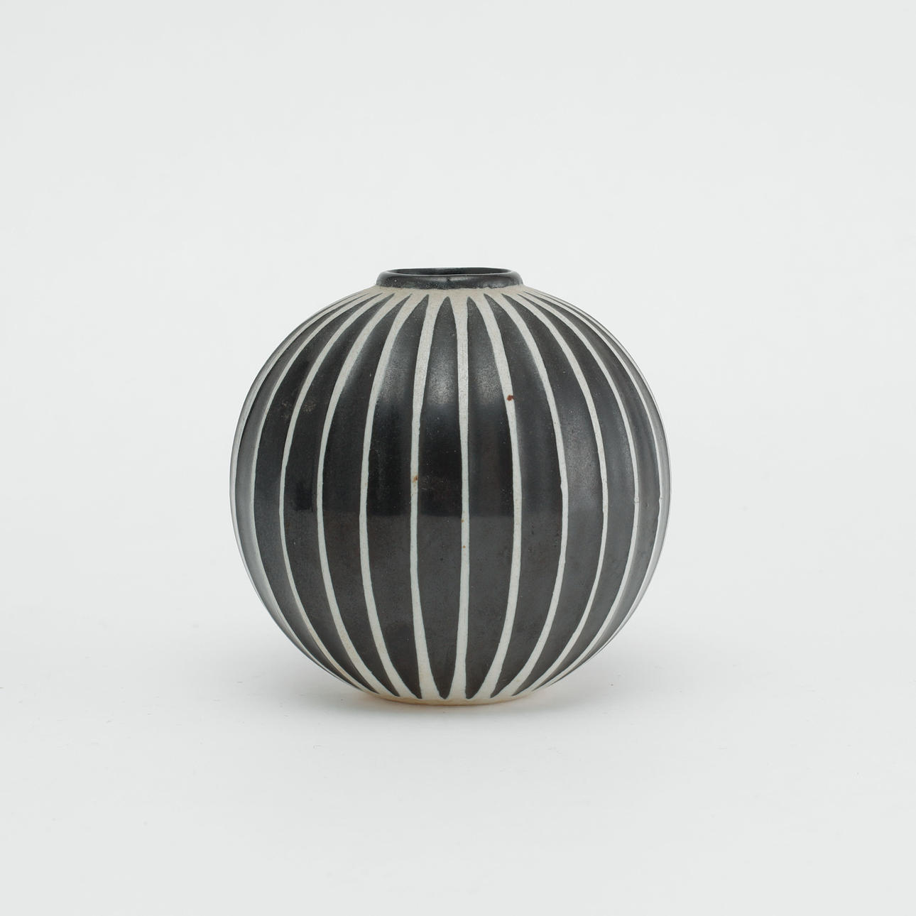 VAS, kivitavara, "Domino", Stig Lindberg, Gustavsberg.