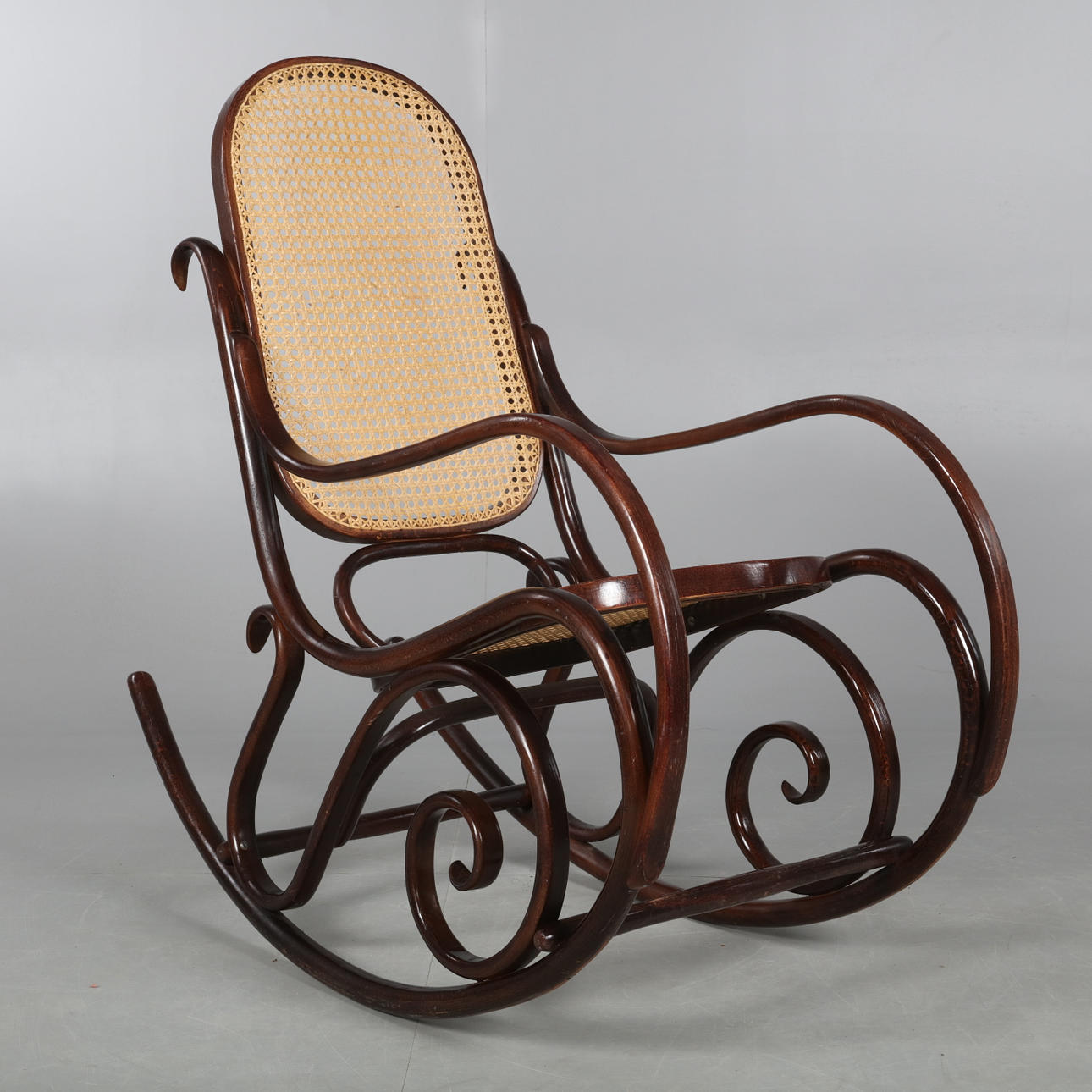 KIINTOTUOLI, Thonet-malli, 1900-luku.