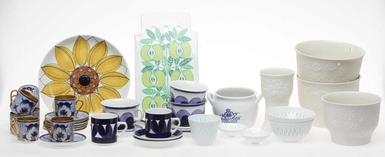 PARTI KERAMIK, 24 delar, Arabia, Finland, bland annat ytterfoder, tekoppar, mockakoppar, 1900-tal.