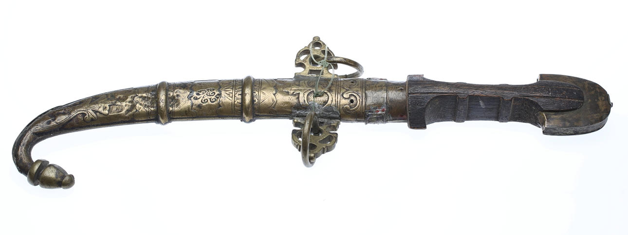ORIENTALISK DOLK, troligtvis 1800-tal.
