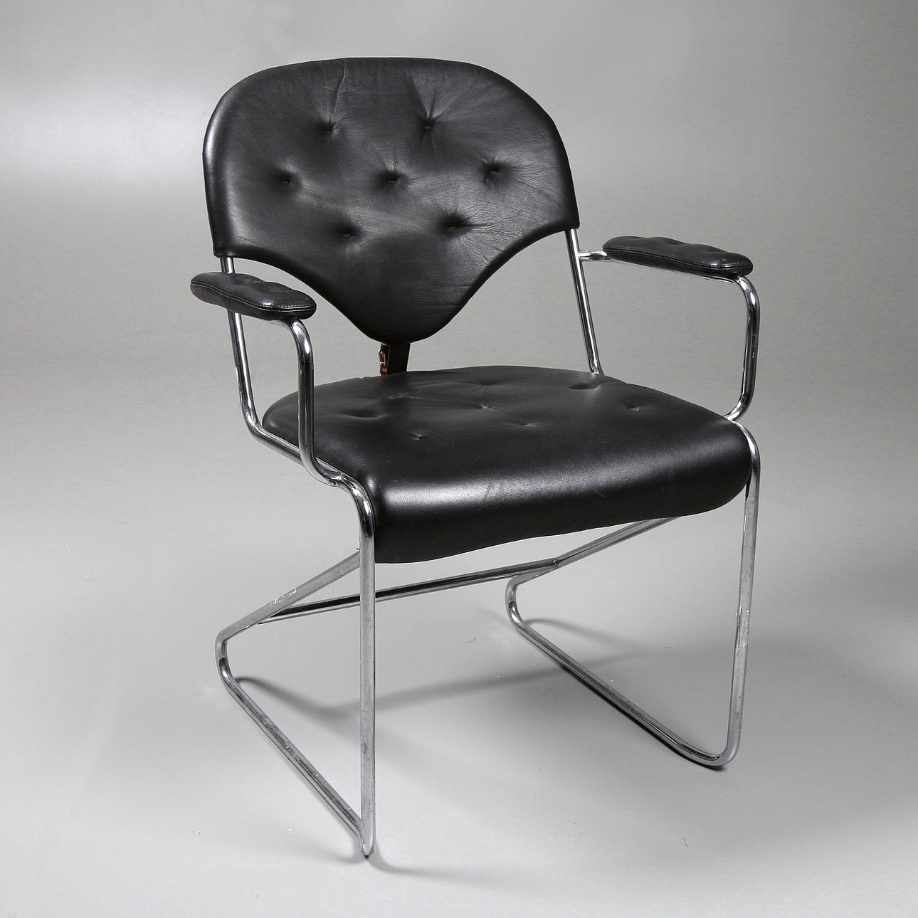 KARMSTOL, Sam Larsson för Dux.