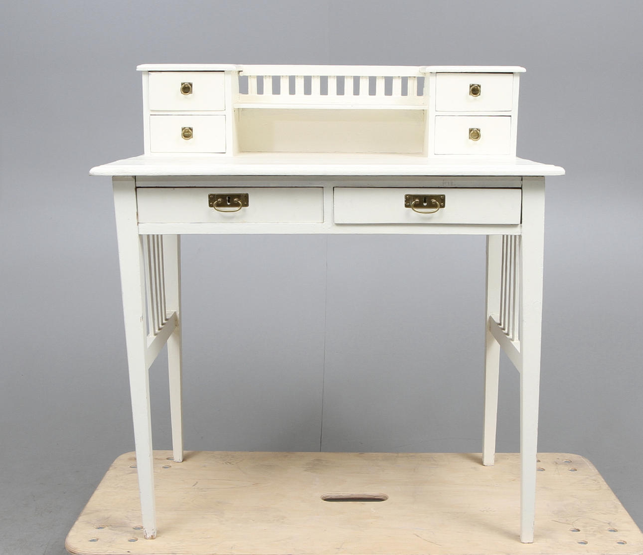 SKRIVBORD, Carl Larssonstil,tidigt 1900-tal.