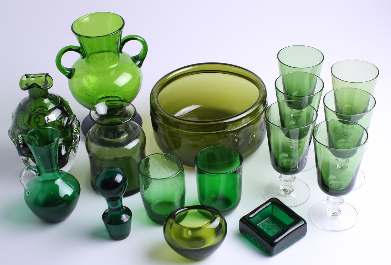 GLASFÖREMÅL, 16 st, gröna, bla Erik Höglund - Boda.