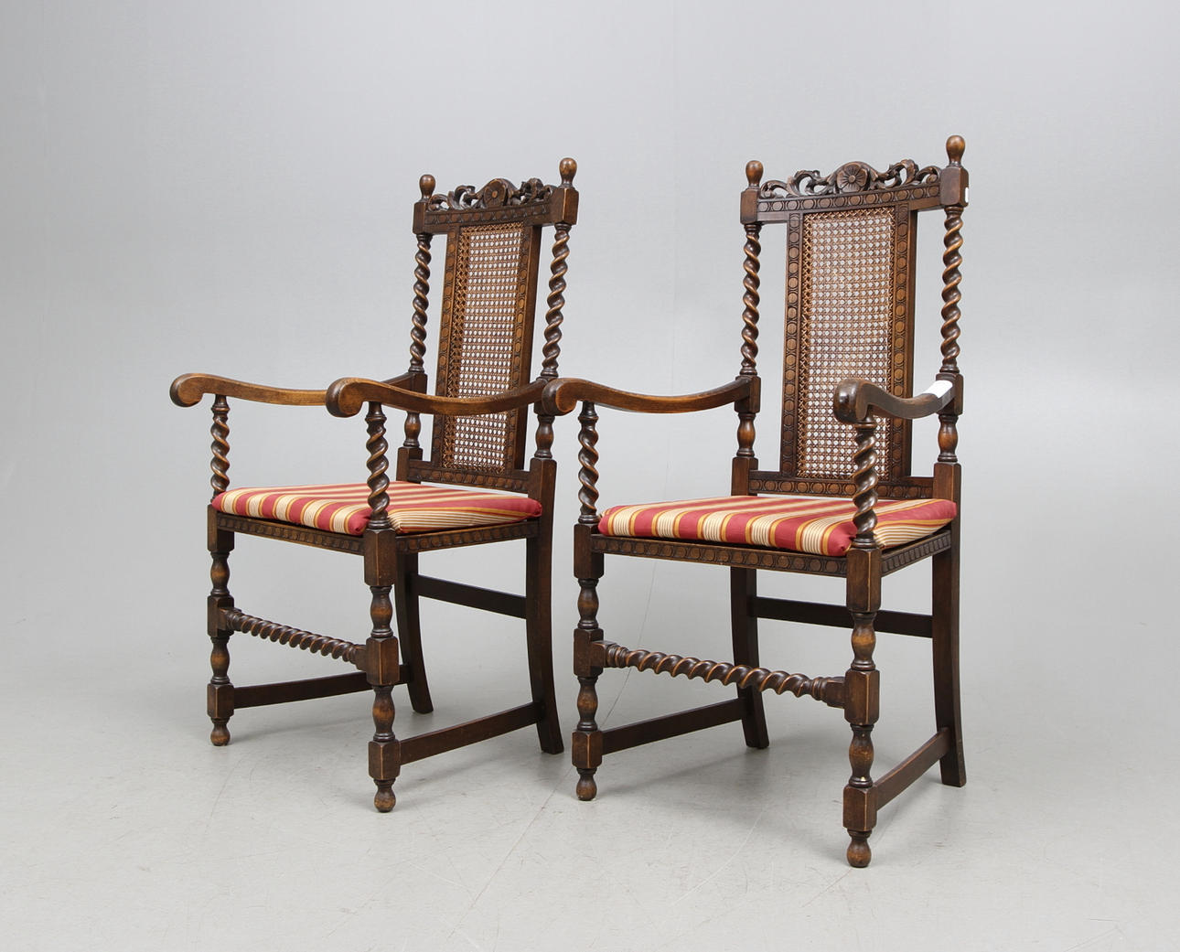 KARMSTOLAR ett par barockstil 1900-talets mitt.